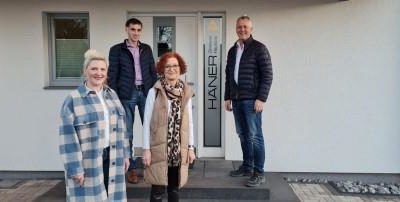 SPD-Politiker zu Besuch bei HÄNER Zimmerei + Hausbau in Gerlingen
